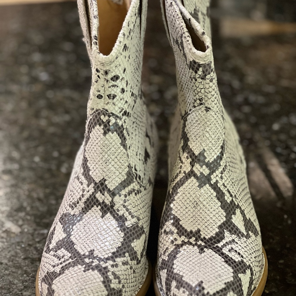Born boots